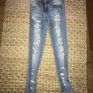 Light wash ripped American Eagle jeans